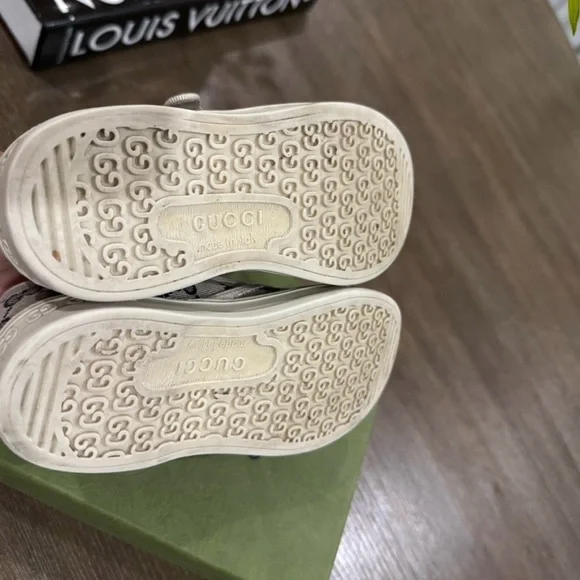 Gucci Girls Mary Jane’s (30)